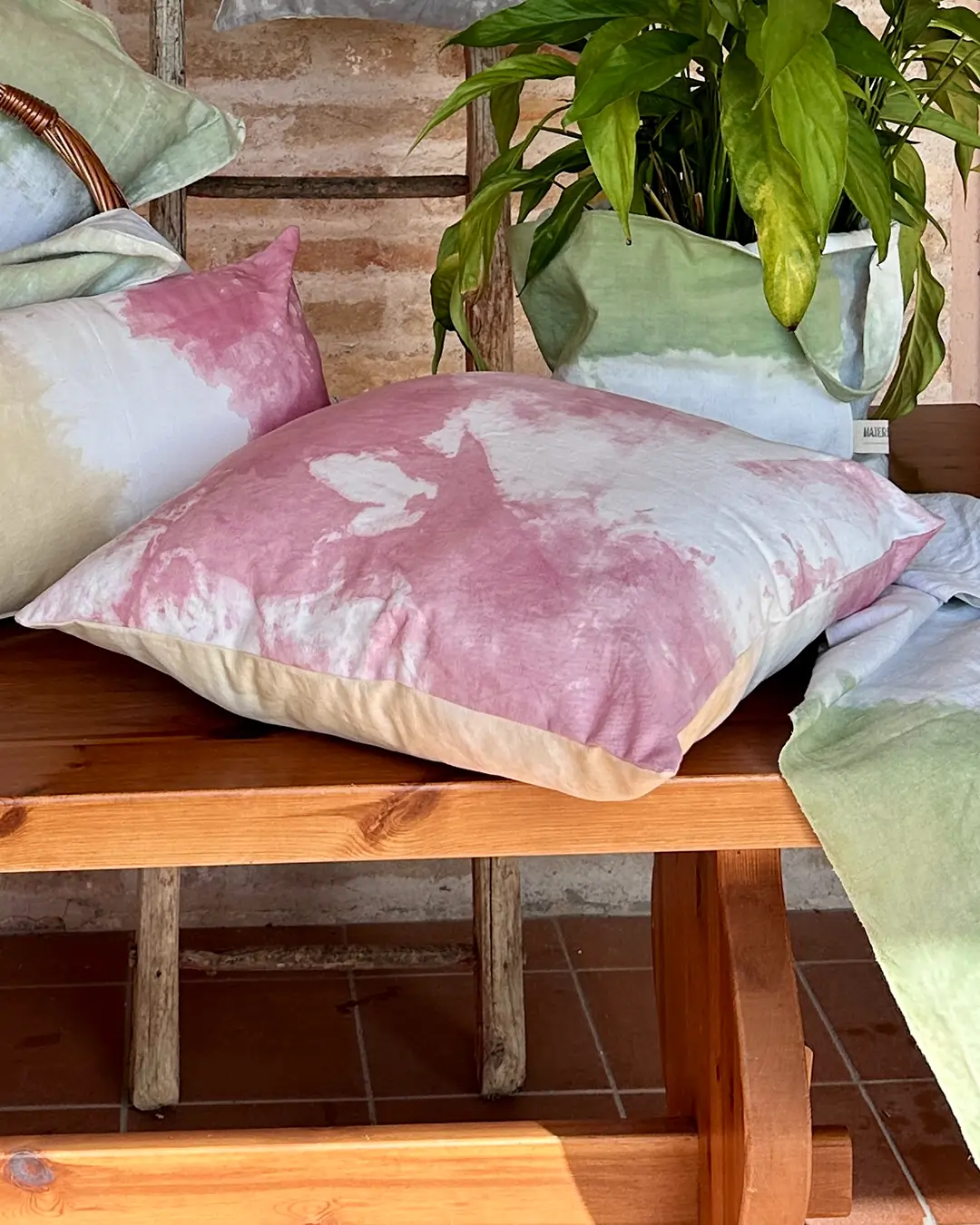 cuscino-linea-amaranta-40-40-materia-prima-crea